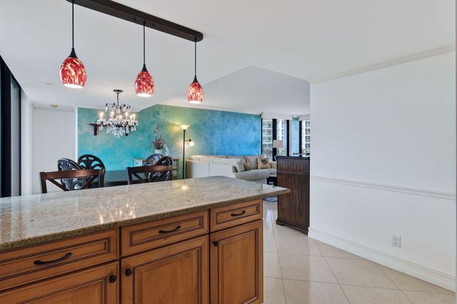 3000 N OCEAN Drive 8A, Singer Island, FL 33404