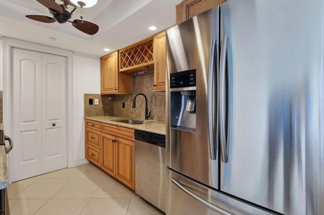 3000 N OCEAN Drive 8A, Singer Island, FL 33404