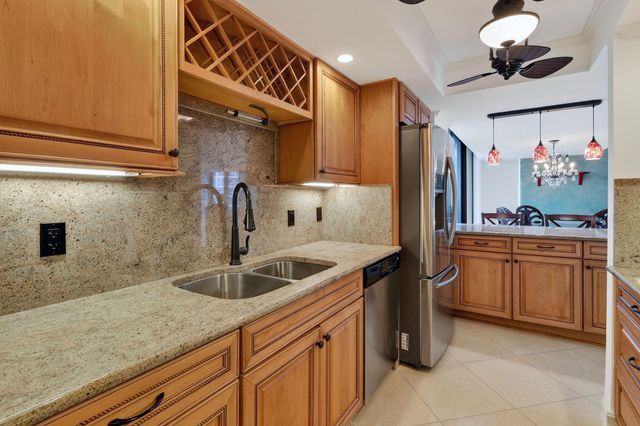 3000 N OCEAN Drive 8A, Singer Island, FL 33404