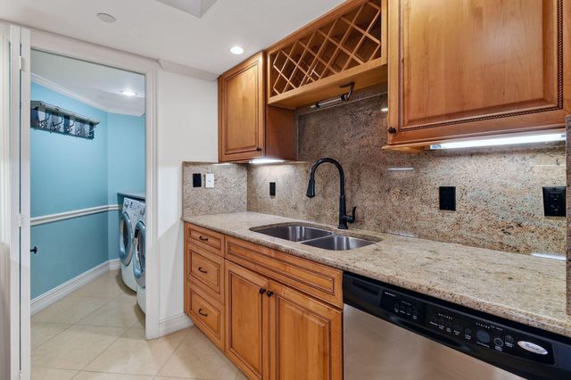 3000 N OCEAN Drive 8A, Singer Island, FL 33404