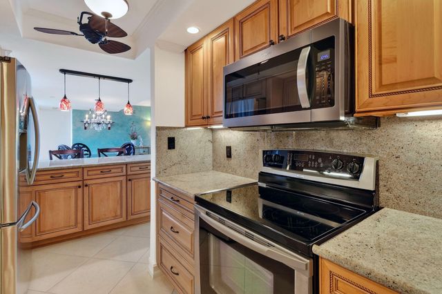 3000 N OCEAN Drive 8A, Singer Island, FL 33404