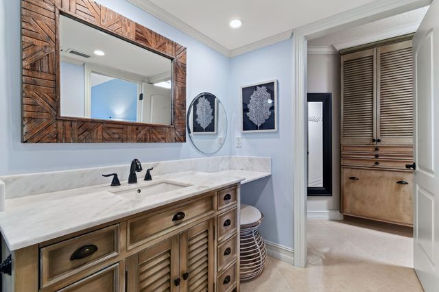 3000 N OCEAN Drive 8A, Singer Island, FL 33404