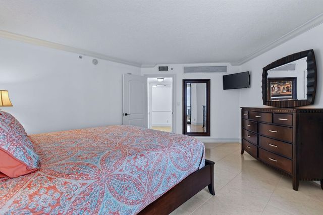 3000 N OCEAN Drive 8A, Singer Island, FL 33404