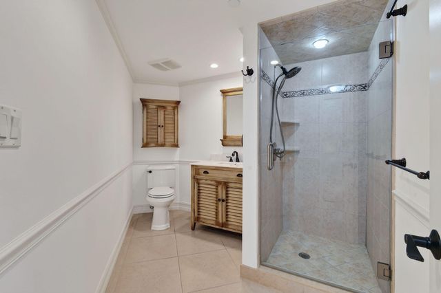3000 N OCEAN Drive 8A, Singer Island, FL 33404