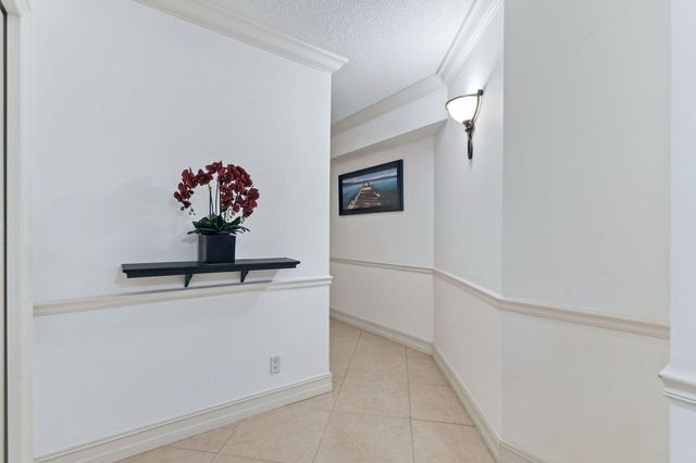 3000 N OCEAN Drive 8A, Singer Island, FL 33404