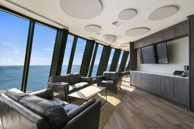 3000 N OCEAN Drive 8A, Singer Island, FL 33404