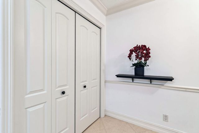 3000 N OCEAN Drive 8A, Singer Island, FL 33404
