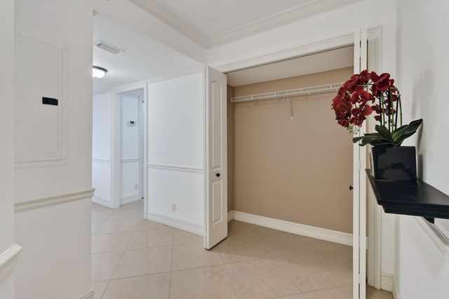 3000 N OCEAN Drive 8A, Singer Island, FL 33404
