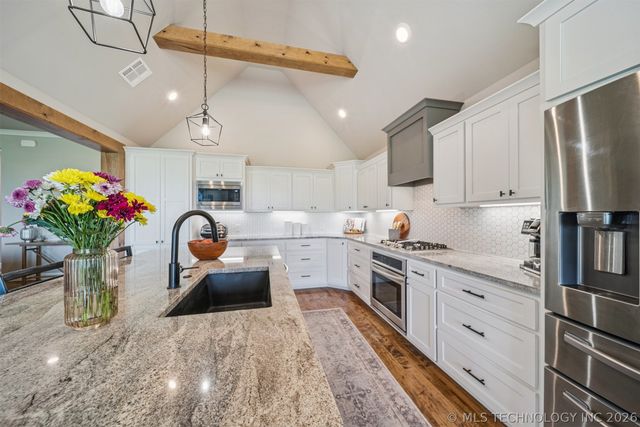 5730 E 141st Place N, Collinsville, OK 74021