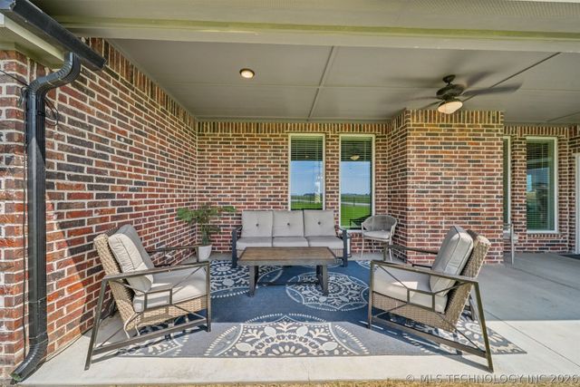 5730 E 141st Place N, Collinsville, OK 74021