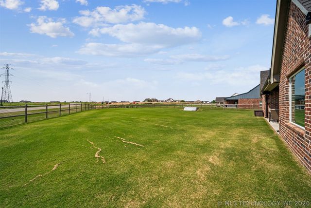 5730 E 141st Place N, Collinsville, OK 74021