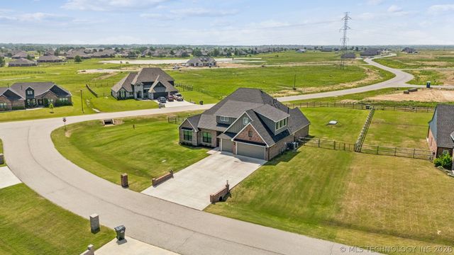 5730 E 141st Place N, Collinsville, OK 74021