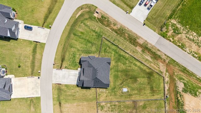 5730 E 141st Place N, Collinsville, OK 74021