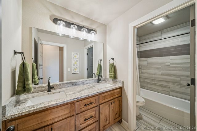 5730 E 141st Place N, Collinsville, OK 74021