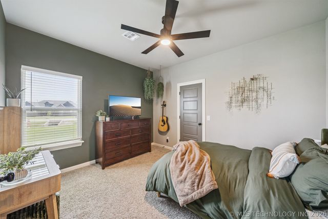 5730 E 141st Place N, Collinsville, OK 74021