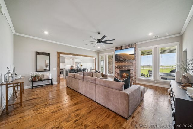 5730 E 141st Place N, Collinsville, OK 74021