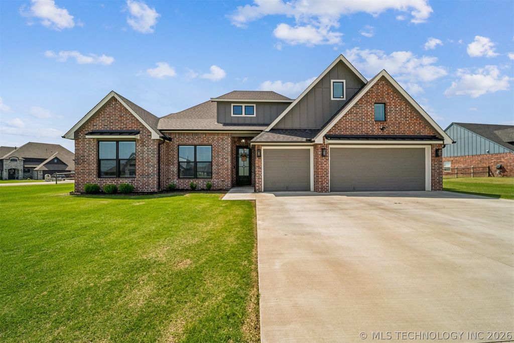 5730 E 141st Place N, Collinsville, OK 74021