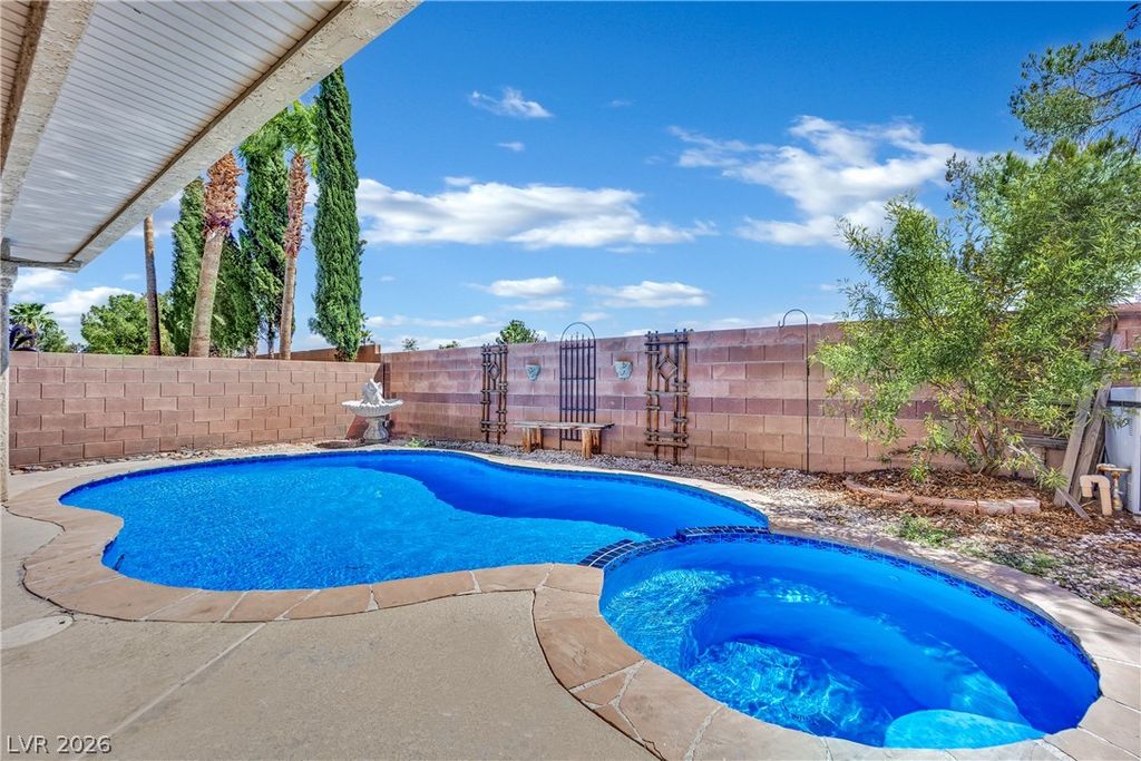 5041 Dancing Lights Avenue, Las Vegas, NV 89130 — photo 3
