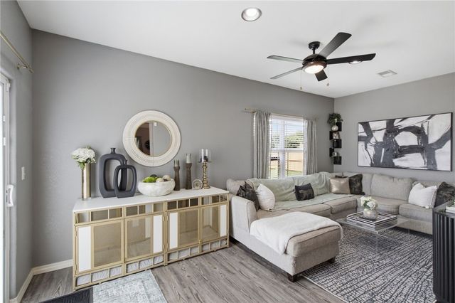 703 W Teri Drive, Siloam Springs, AR 72761