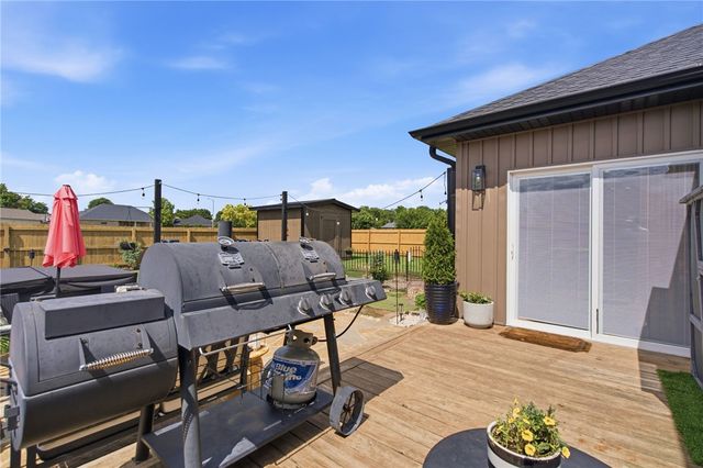 703 W Teri Drive, Siloam Springs, AR 72761