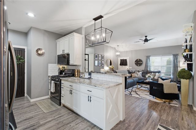 703 W Teri Drive, Siloam Springs, AR 72761