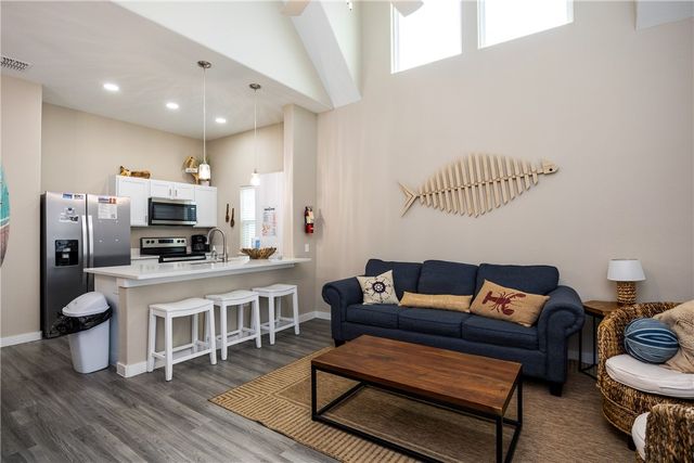 14924 Smugglers Cove Dr, Corpus Christi, TX 78418