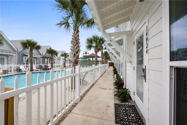 14924 Smugglers Cove Dr, Corpus Christi, TX 78418