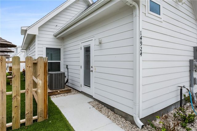 14924 Smugglers Cove Dr, Corpus Christi, TX 78418