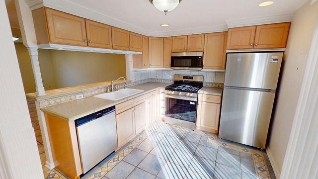 1985 Westview Lane, Round Lake Beach, IL 60073