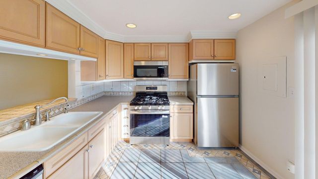 1985 Westview Lane, Round Lake Beach, IL 60073