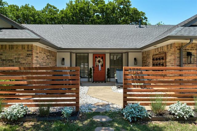 3725 Coachlight Drive, Edmond, OK 73013