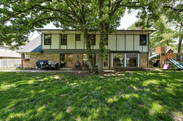 3725 Coachlight Drive, Edmond, OK 73013