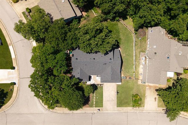 3725 Coachlight Drive, Edmond, OK 73013
