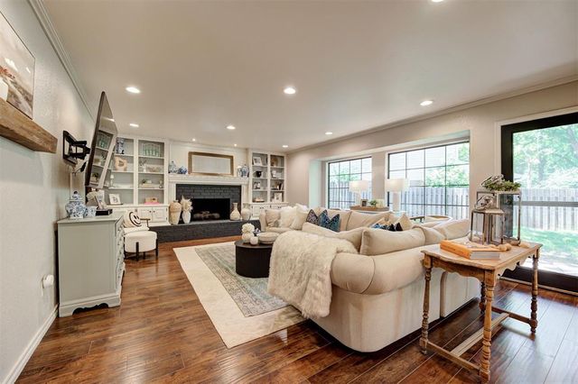 3725 Coachlight Drive, Edmond, OK 73013