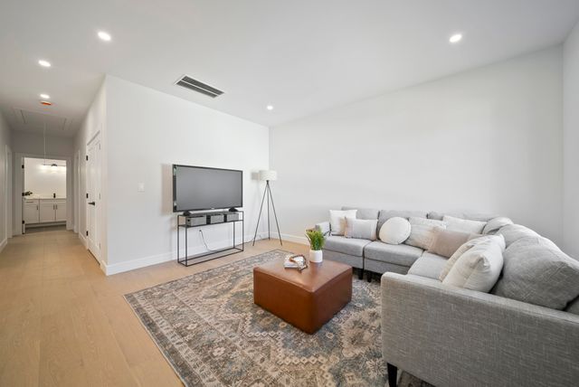 53 Trails Edge Road, Windham, NH 03087