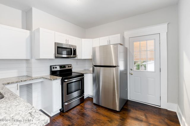 1309 Lydia St, Louisville, KY 40217