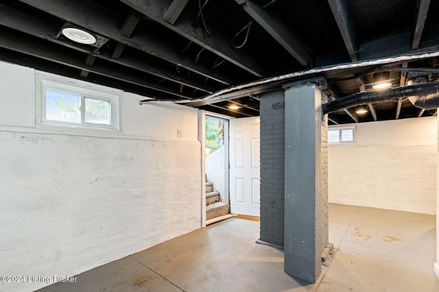 1309 Lydia St, Louisville, KY 40217