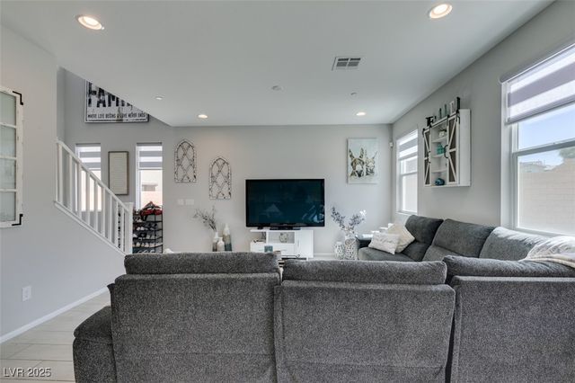 10439 Sadie Blake Avenue, Las Vegas, NV 89166