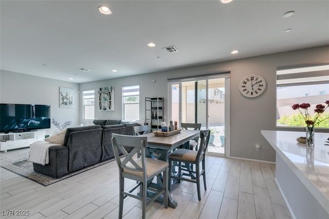 10439 Sadie Blake Avenue, Las Vegas, NV 89166