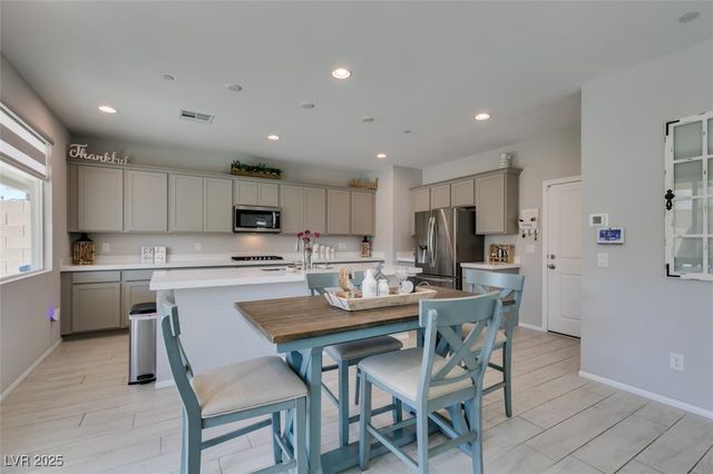 10439 Sadie Blake Avenue, Las Vegas, NV 89166