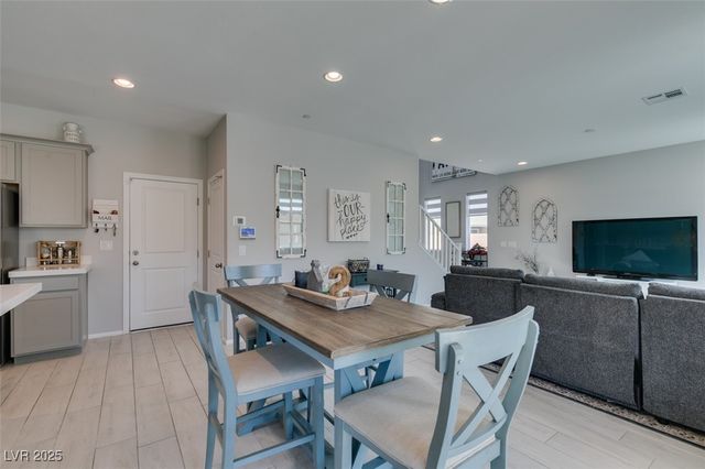 10439 Sadie Blake Avenue, Las Vegas, NV 89166