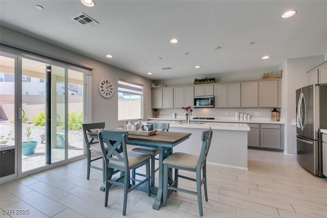 10439 Sadie Blake Avenue, Las Vegas, NV 89166