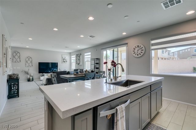 10439 Sadie Blake Avenue, Las Vegas, NV 89166