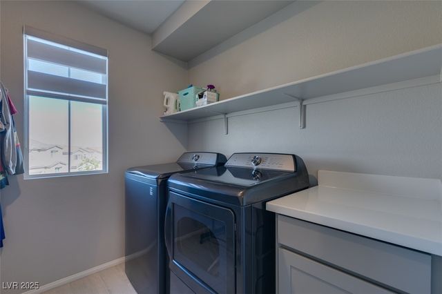 10439 Sadie Blake Avenue, Las Vegas, NV 89166