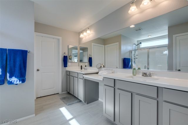 10439 Sadie Blake Avenue, Las Vegas, NV 89166