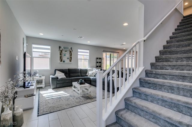 10439 Sadie Blake Avenue, Las Vegas, NV 89166