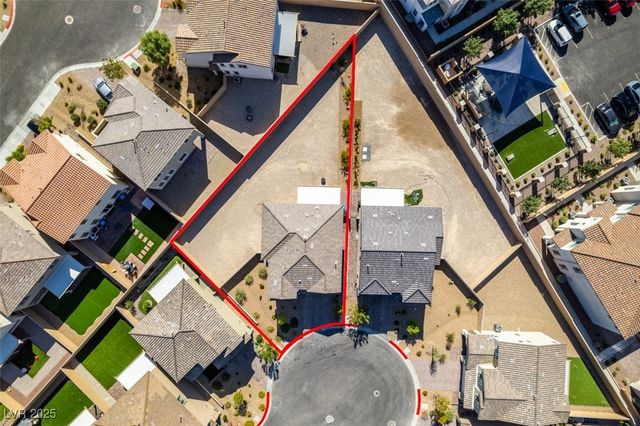 10439 Sadie Blake Avenue, Las Vegas, NV 89166