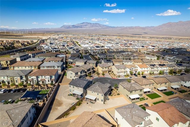 10439 Sadie Blake Avenue, Las Vegas, NV 89166