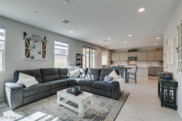 10439 Sadie Blake Avenue, Las Vegas, NV 89166