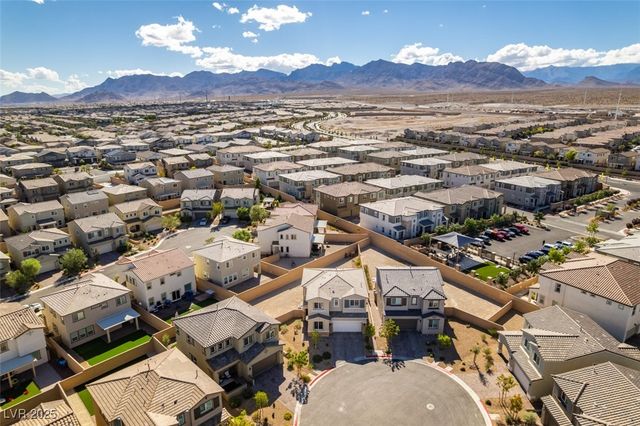 10439 Sadie Blake Avenue, Las Vegas, NV 89166